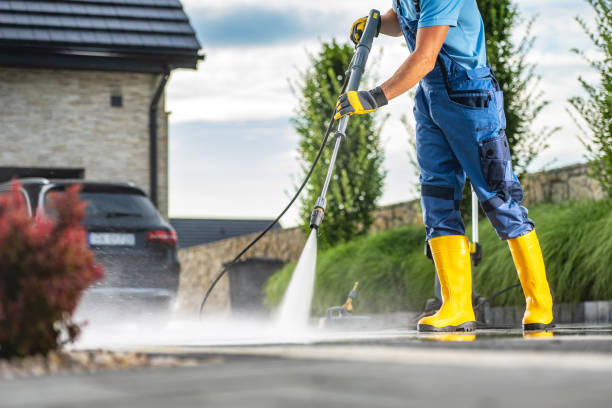 Best Pressure Washing Driveway  in Yarrow Point, WA